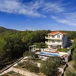 Luxury Lovric With Private Heated Pool, Jacuzzi, Sauna And Private Tavern *