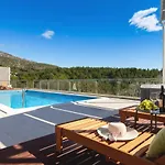 וילה Luxury Lovric With Private Heated Pool, Jacuzzi, Sauna And Private Tavern *