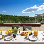 Luxury Lovric With Private Heated Pool, Jacuzzi, Sauna And Private Tavern *