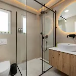 Luxury Lovric With Private Heated Pool, Jacuzzi, Sauna And Private Tavern *