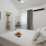 וילה Luxury Lovric With Private Heated Pool, Jacuzzi, Sauna And Private Tavern