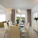 Luxury Lovric With Private Heated Pool, Jacuzzi, Sauna And Private Tavern וילה