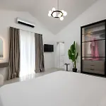 Luxury Lovric With Private Heated Pool, Jacuzzi, Sauna And Private Tavern וילה *