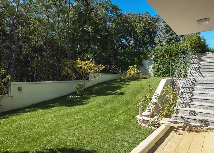 Luxury Lovric With Private Heated Pool, Jacuzzi, Sauna And Private Tavern Villa *