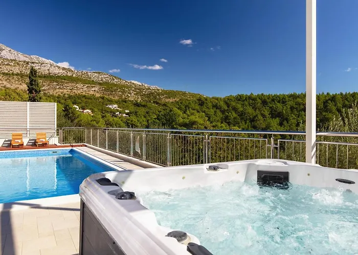 Luxury Lovric With Private Heated Pool, Jacuzzi, Sauna And Private Tavern Tugare