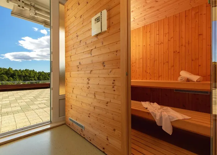 Villa Luxury Lovric With Private Heated Pool, Jacuzzi, Sauna And Private Tavern Tugare