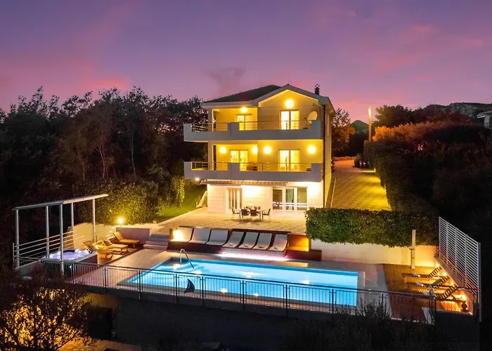Luxury Lovric With Private Heated Pool, Jacuzzi, Sauna And Private Tavern Villa