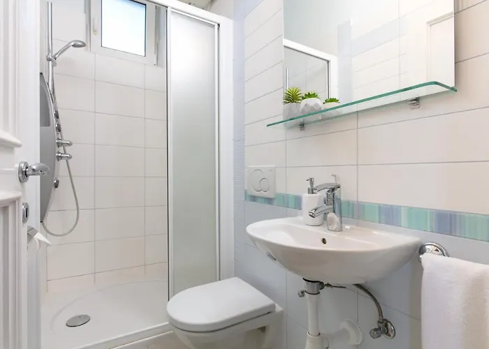 Luxury Lovric With Private Heated Pool, Jacuzzi, Sauna And Private Tavern Villa *
