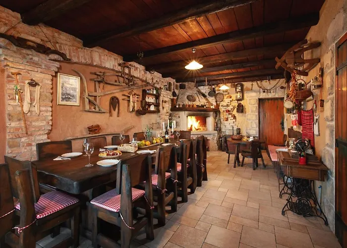 Luxury Lovric With Private Heated Pool, Jacuzzi, Sauna And Private Tavern Villa *