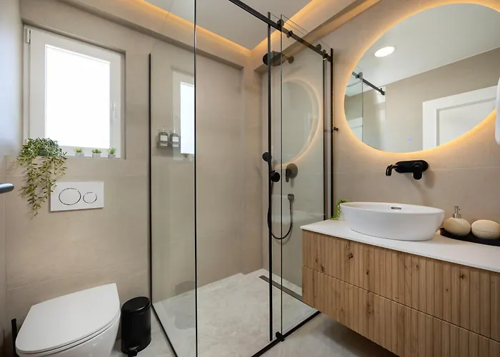 Luxury Lovric With Private Heated Pool, Jacuzzi, Sauna And Private Tavern *