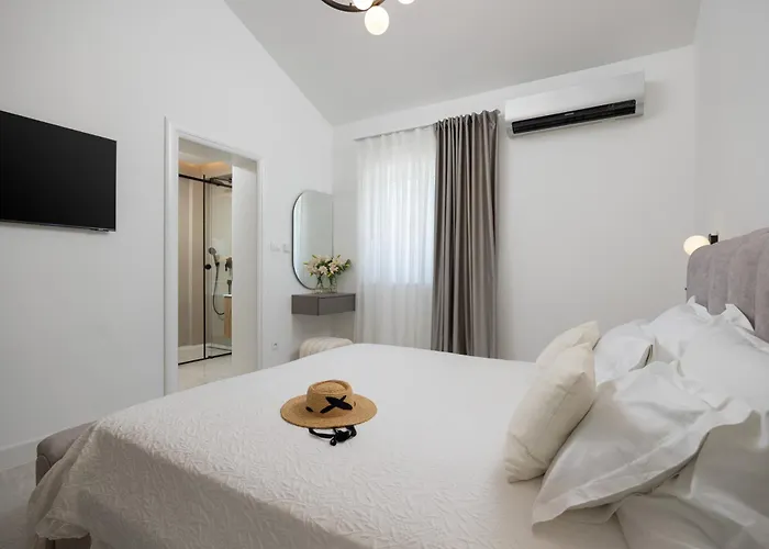 Villa Luxury Lovric With Private Heated Pool, Jacuzzi, Sauna And Private Tavern