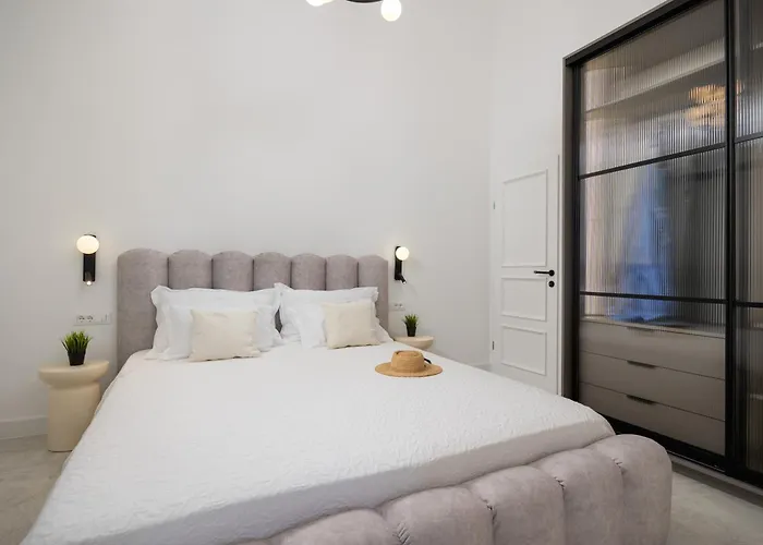Luxury Lovric With Private Heated Pool, Jacuzzi, Sauna And Private Tavern